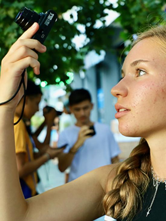 “VITE IN MOVIMENTO”: ACCADEMIA ITALIANA PER LA MOSTRA DI UNICEF 