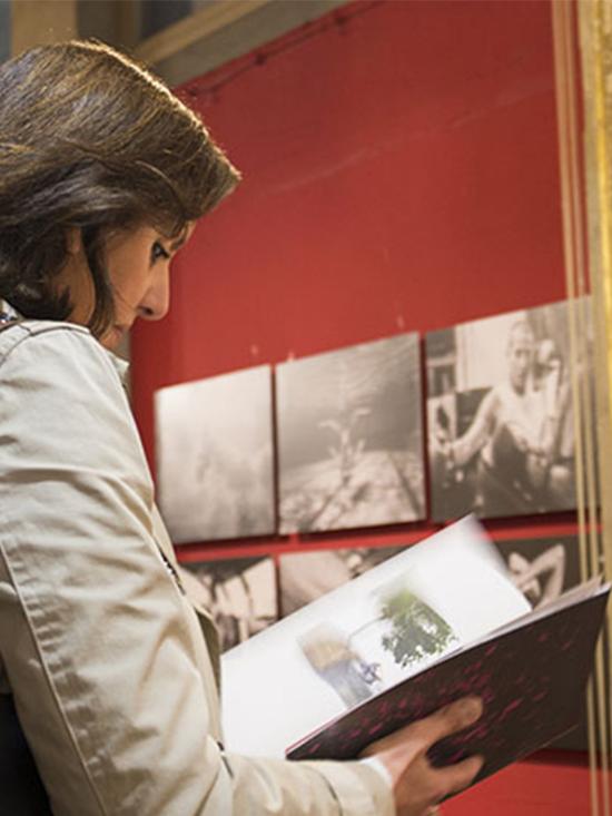 Vittorio Sgarbi inaugura la mostra 