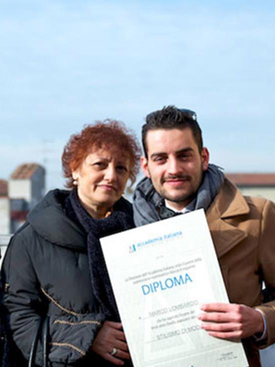 Consegna diploma dei corsi di moda e design