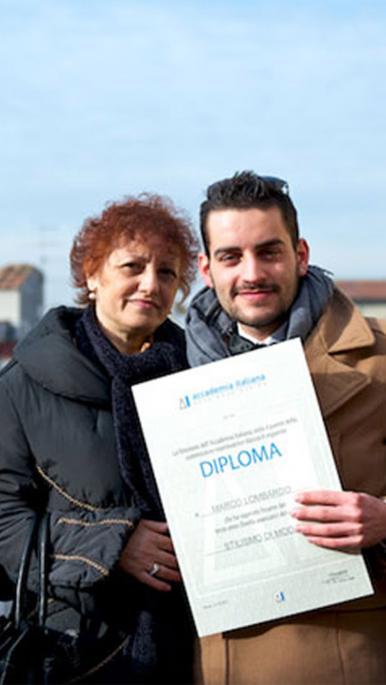 Consegna diploma dei corsi di moda e design