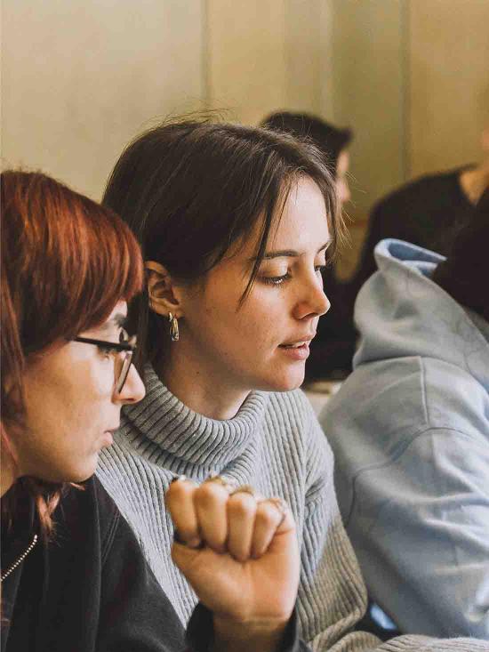 In cosa consiste il test di ammissione per i corsi triennali accreditati in Italia dal M.U.R.?