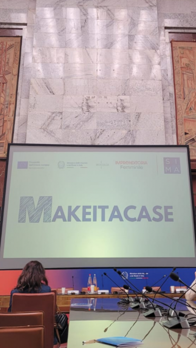Studentesse finaliste per "Make It a Case"